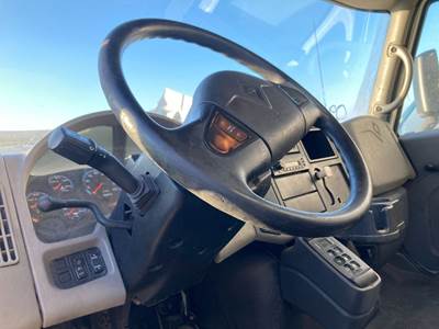 International DuraStar 4400 Steering Column for a International Durastar (4400)