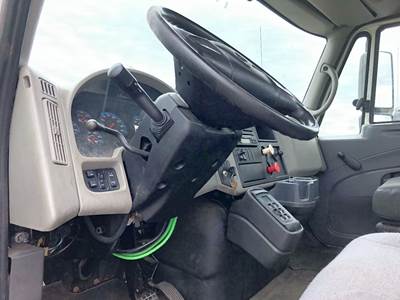 International DuraStar 4400 Steering Column for a International Durastar (4400)