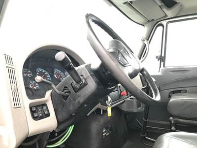 International DuraStar 4400 Steering Column for a International Durastar (4400)