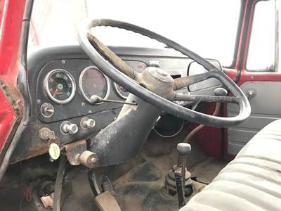 International Loadstar 1800 Steering Column for a International 1800 Loadstar