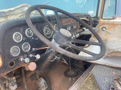 International Loadstar 1800 Steering Column for a International 1800 Loadstar