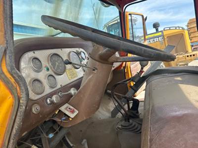 International Loadstar 1800 Steering Column for a International 1800 Loadstar
