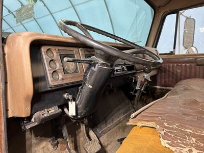 International S1600 Steering Column