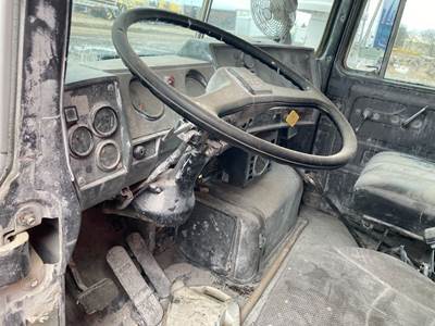 Mack DM600 Steering Column
