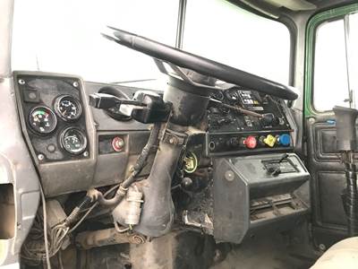 Mack RD600 Steering Column