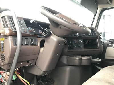 Volvo VNL Steering Column