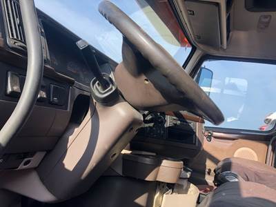 Volvo VNL Steering Column