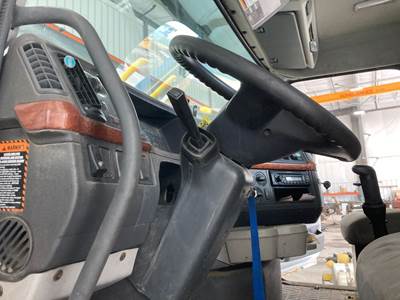 Volvo VNL Steering Column