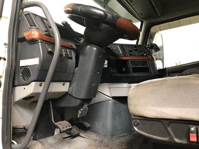 Volvo VNL Steering Column