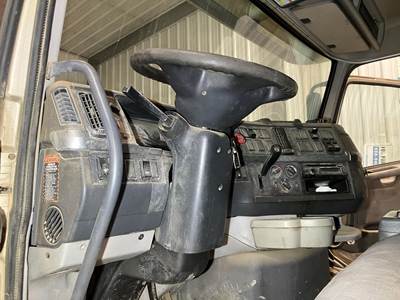 Volvo VNL Steering Column