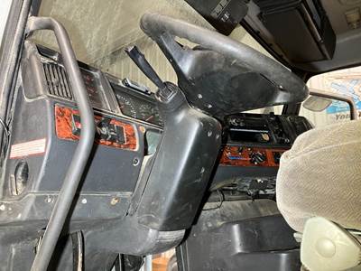 Volvo VNL Steering Column