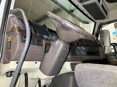 Volvo VNL Steering Column