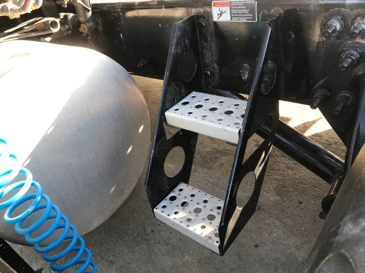 Truck Fairing Step Bracket Compatiable With Freightliner Cascadia 2018 2024 A22 68681 000 Oe Replacement