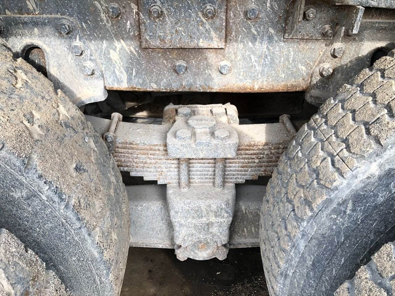 2001 Hendrickson RT Suspension for a International 4900 For Sale Des