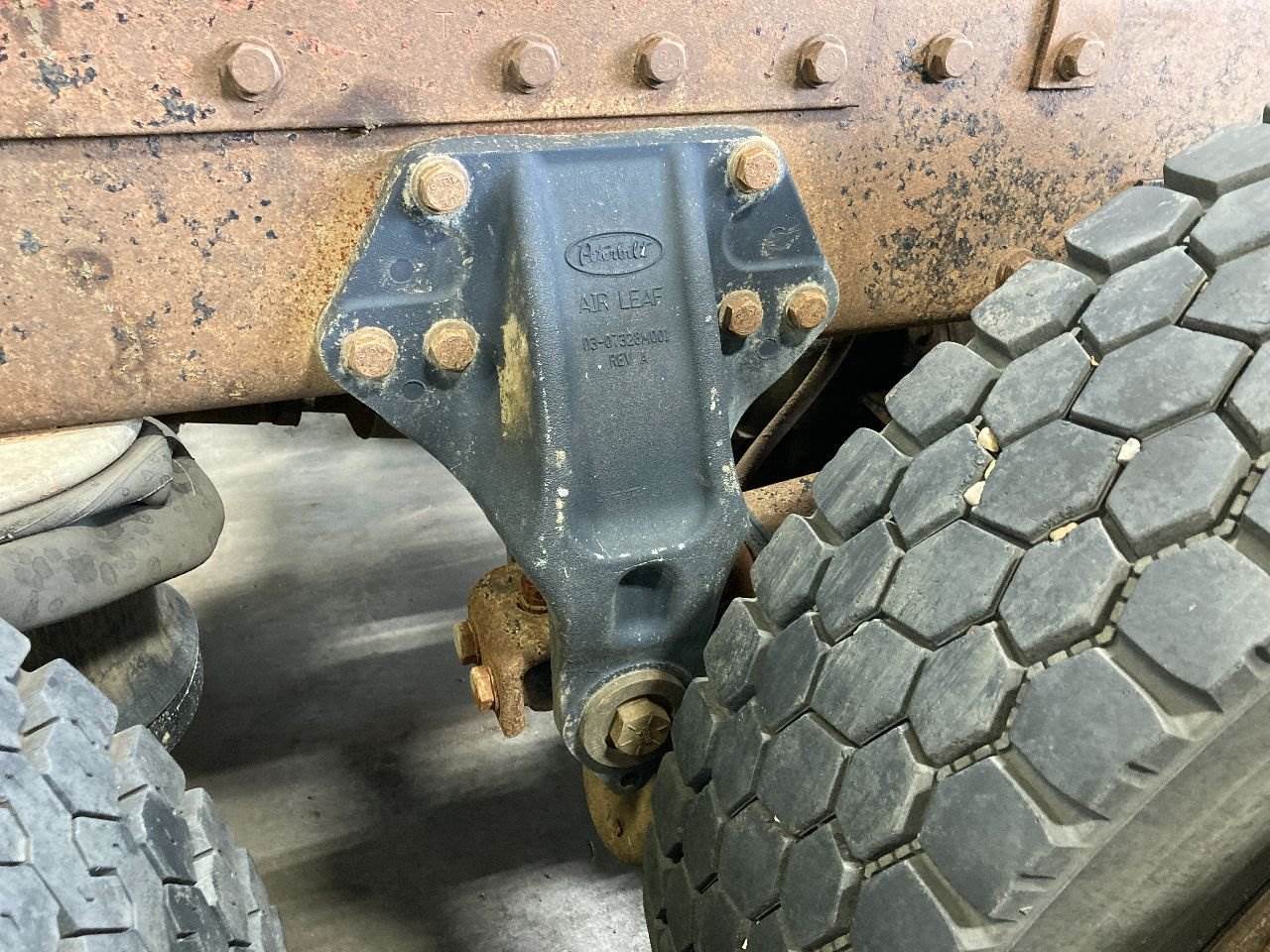 1996 Peterbilt AIR LEAF Suspension for a Peterbilt 379 For Sale Sioux