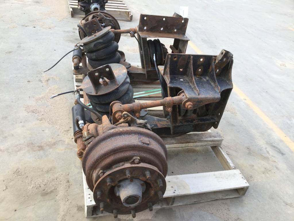 1990 ALL Tag / Pusher Axle for a FREIGHTLINER FLD120 For Sale Sioux