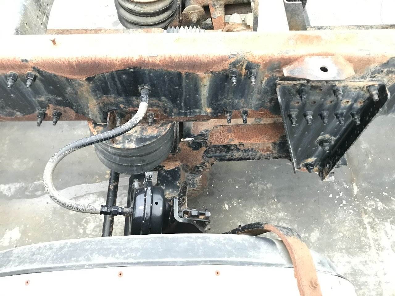 2004 ALL Tag / Pusher Axle for a Volvo VNL For Sale Council Bluffs