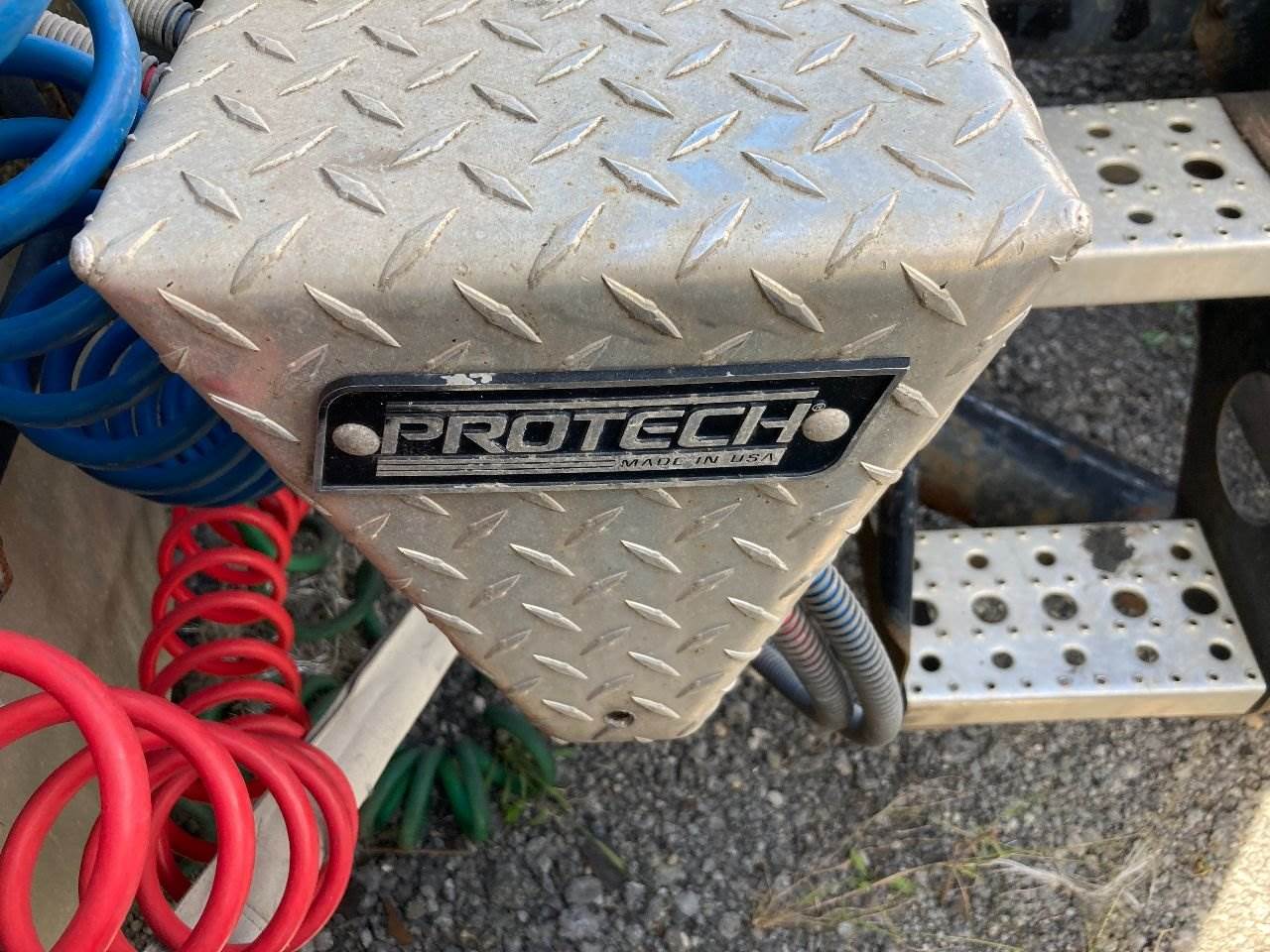 2015 ProTech 355951 Tire Chain Hanger for a Freightliner Cascadia For