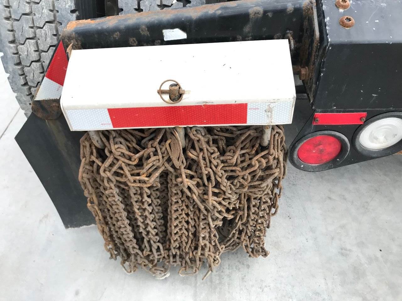 2016 Tire Chain Hanger for a Peterbilt 579 For Sale Council Bluffs