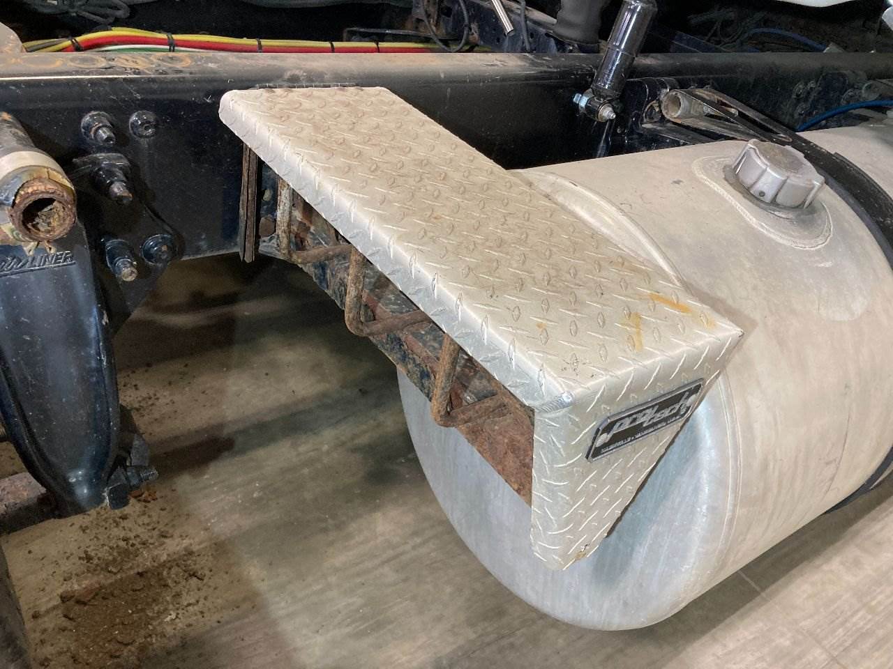 2013 Tire Chain Hanger for a Freightliner Cascadia For Sale Sioux