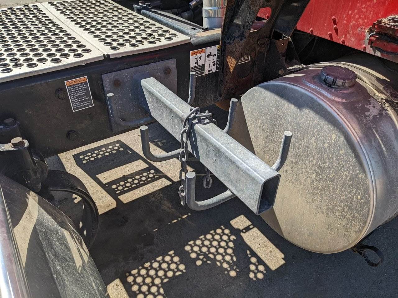 2013 Tire Chain Hanger for a Kenworth T660 For Sale Des Moines, IA