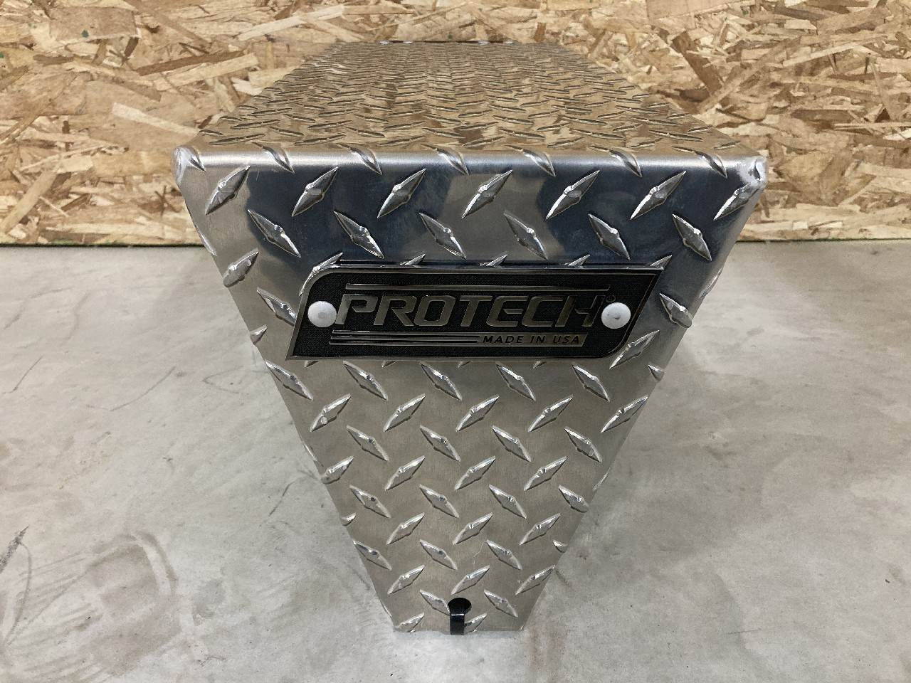 2023 Tire Chain Hanger for a Freightliner Truck For Sale Winimac, IN