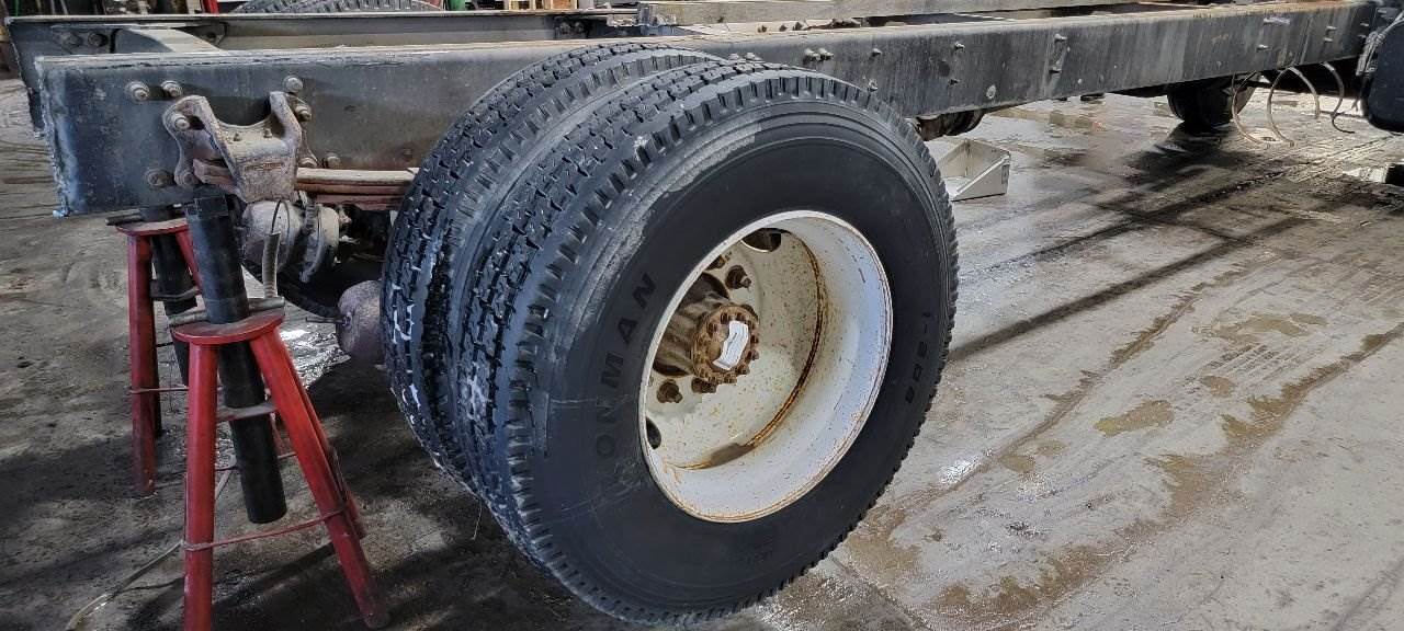 1996 Budd 22.5 STEEL Tire & Rim for a Freightliner FL70 For Sale Des