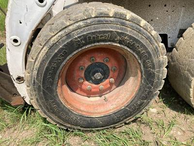 Bobcat 753 Tire & Rim