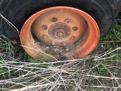 Bobcat 773 Tire & Rim