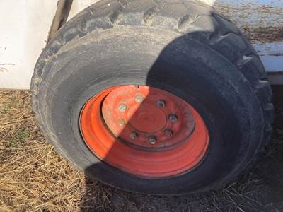 Bobcat 843 Tire & Rim