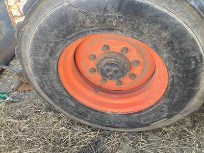 Bobcat 853 Tire & Rim