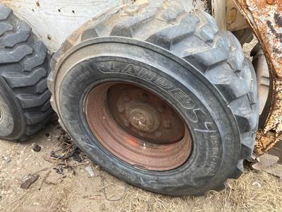 Bobcat 853 Tire & Rim