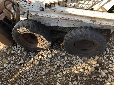 Bobcat M371 Tire & Rim
