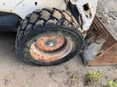 Bobcat S205 Tire & Rim