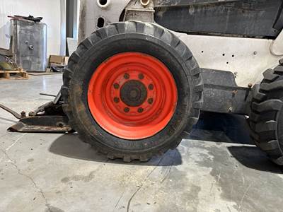 Bobcat S570 Tire & Rim