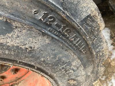 Bobcat S595 Tire & Rim