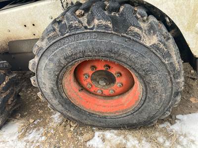 Bobcat S595 Tire & Rim