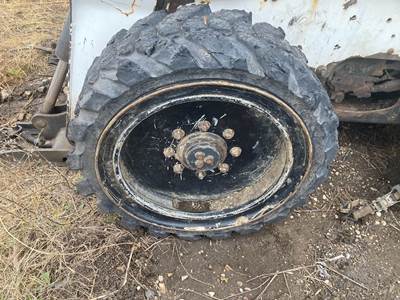 Bobcat S630 Tire & Rim