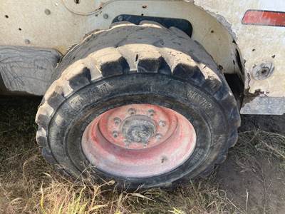 Bobcat S650 Tire & Rim