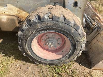 Bobcat S650 Tire & Rim
