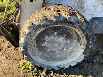 Bobcat S770 Tire & Rim