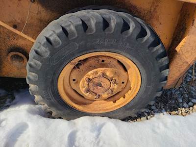 Case 1830 Tire & Rim