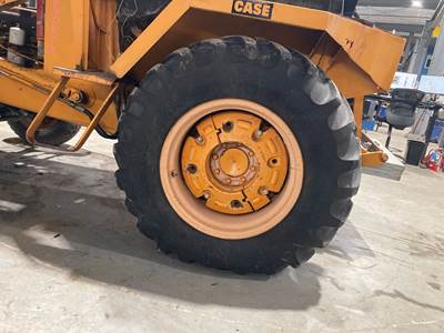 Case 480C Tire & Rim
