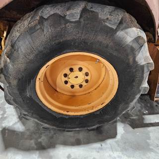Case 580K Tire & Rim