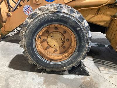 Case 590 Tire & Rim