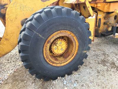 Case 821 Tire & Rim