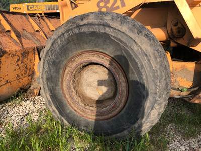 Case 821 Tire & Rim