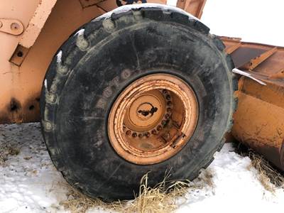Case 921C Tire & Rim