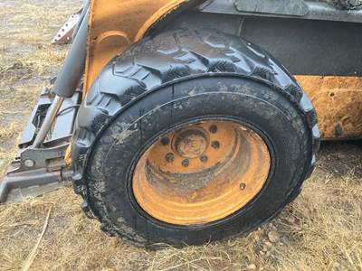 Case SV280 Tire & Rim