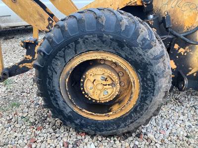 Case W20B Tire & Rim